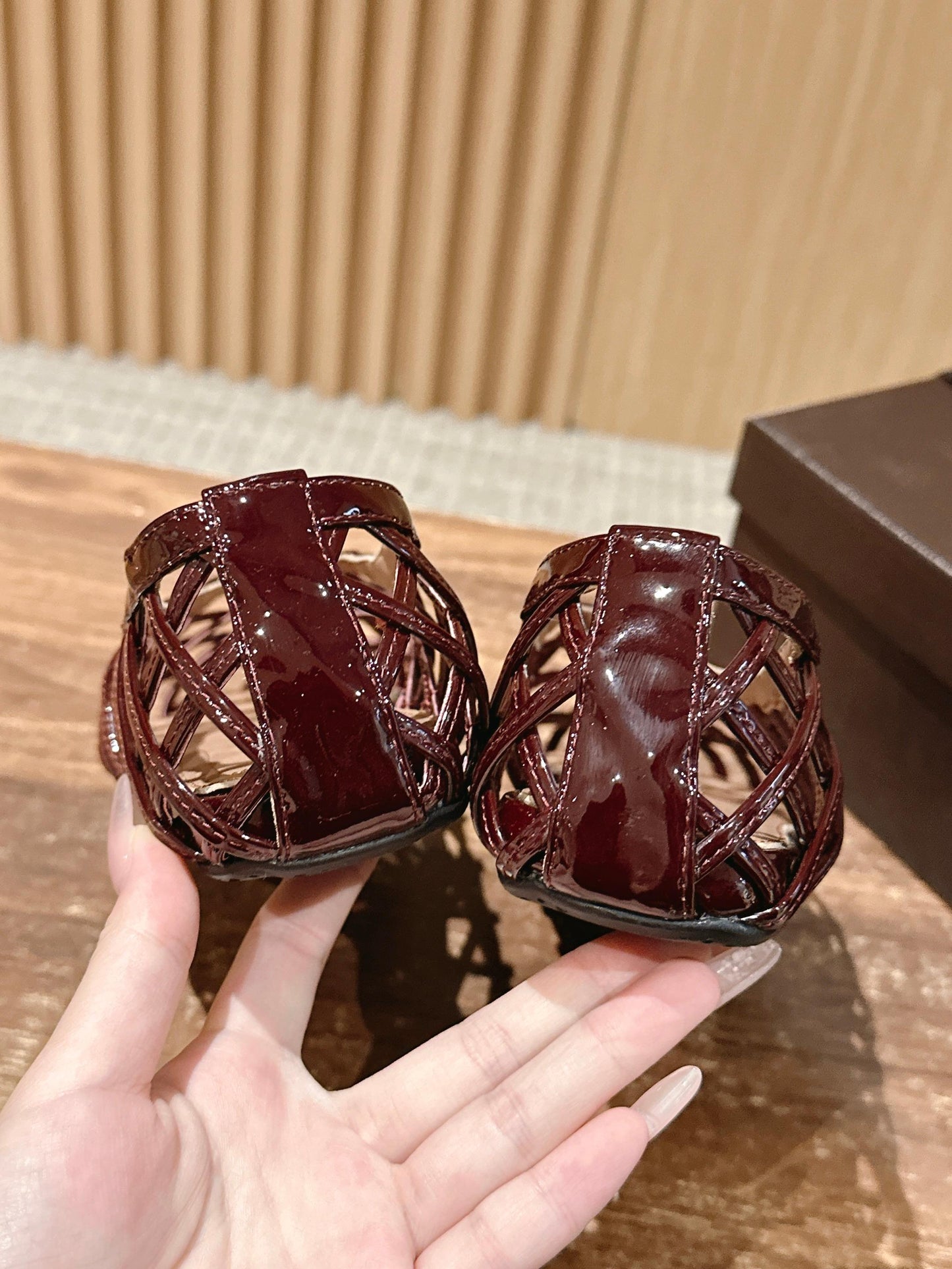 ALAIA MESH BALLET FLATS 25S IN DARK RED LAMBSKIN - 35