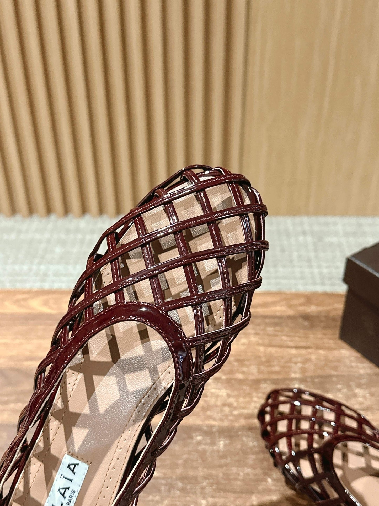 ALAIA MESH BALLET FLATS 25S IN DARK RED LAMBSKIN - 35