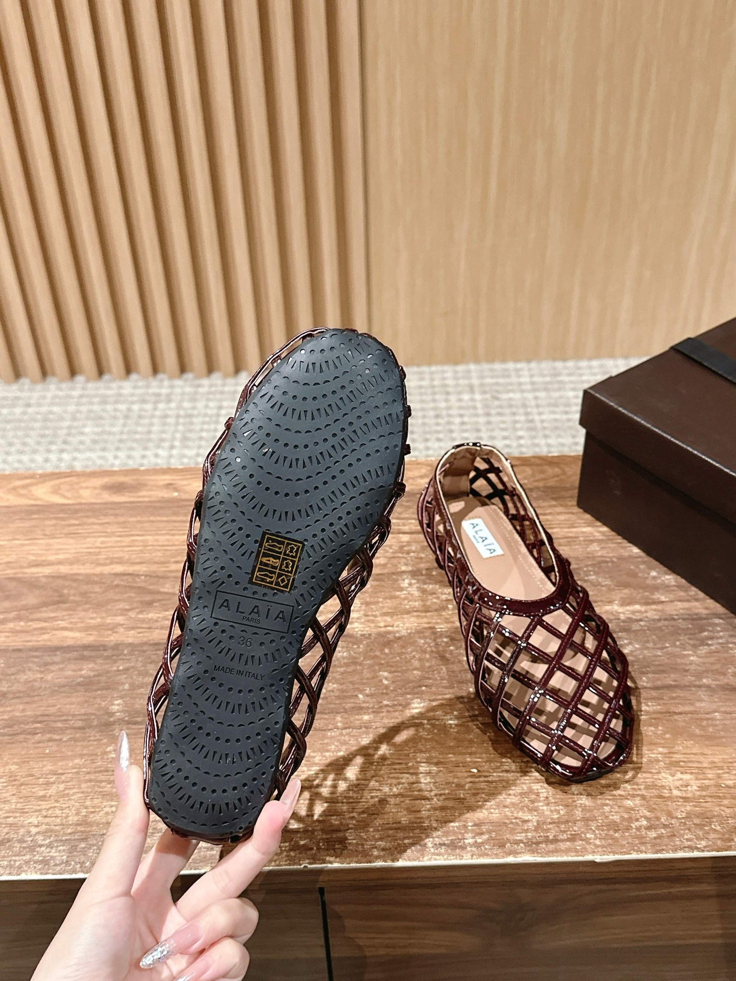 ALAIA MESH BALLET FLATS 25S IN DARK RED LAMBSKIN - 35