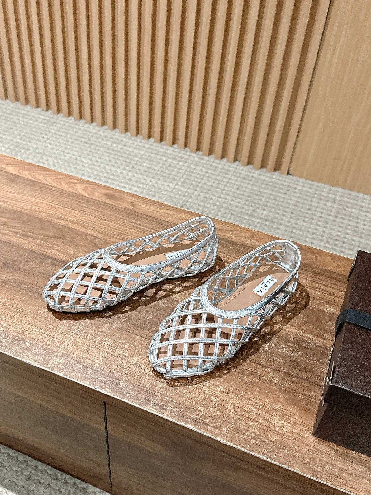ALAIA MESH BALLET FLATS 25S IN SILVER LAMBSKIN - 35