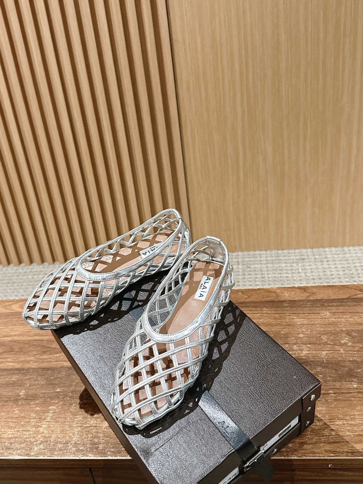 ALAIA MESH BALLET FLATS 25S IN SILVER LAMBSKIN - 35