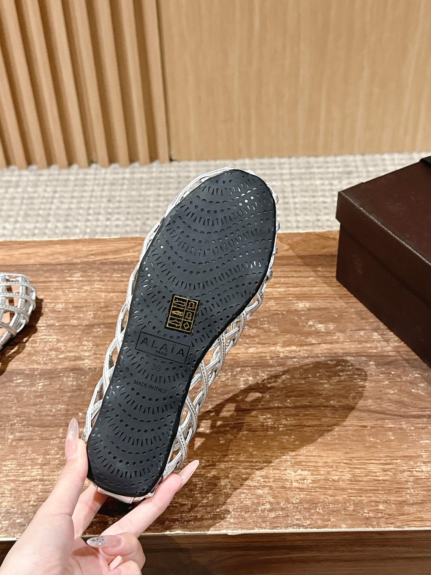 ALAIA MESH BALLET FLATS 25S IN SILVER LAMBSKIN - 35