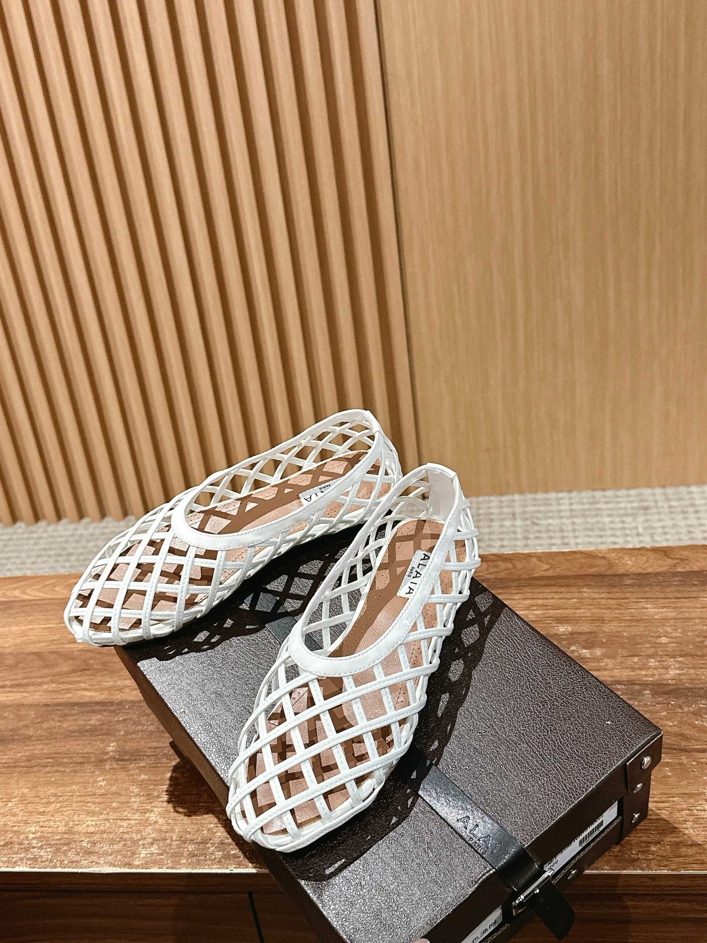 ALAIA MESH BALLET FLATS 25S IN WHITE LAMBSKIN - 35