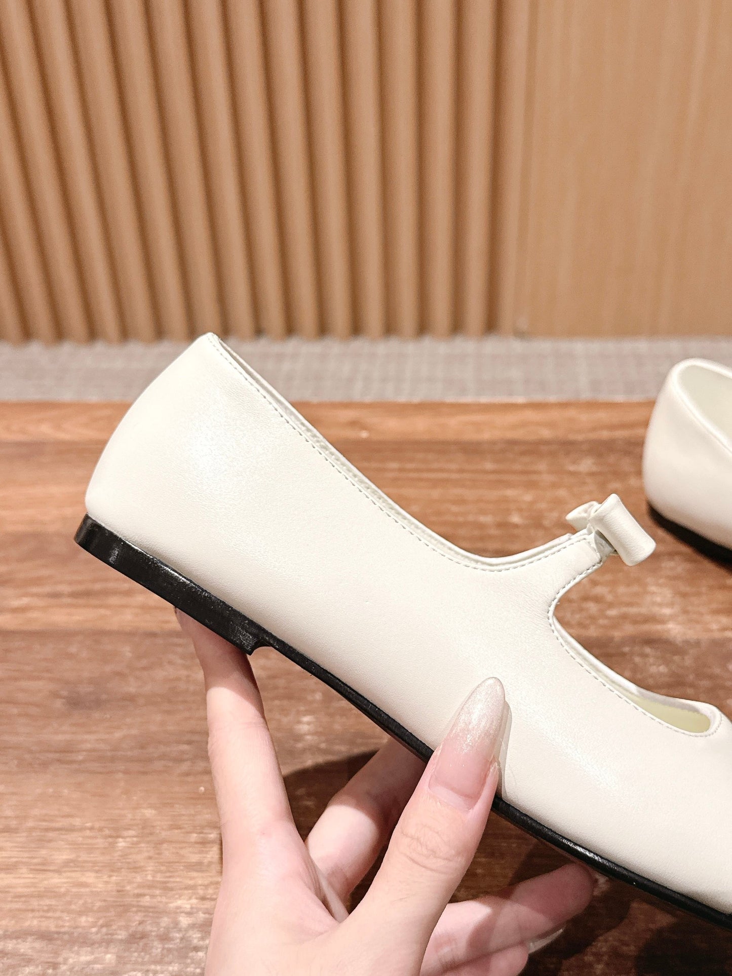 CHANEL 25S BALLET MARY JANES BLACK AND IVORY IN CALFSKIN - 35