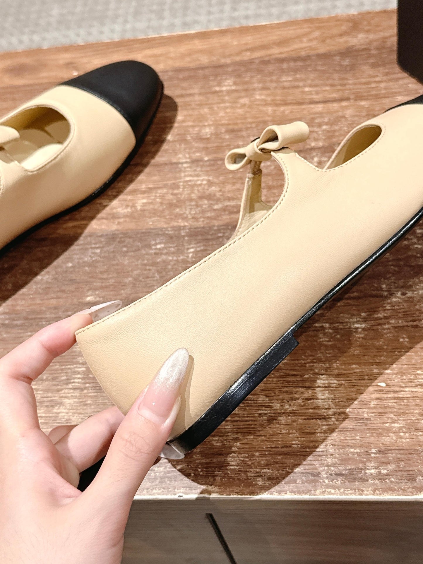 CHANEL 25S BALLET MARY JANES BEIGE AND BLACK IN CALFSKIN - 35