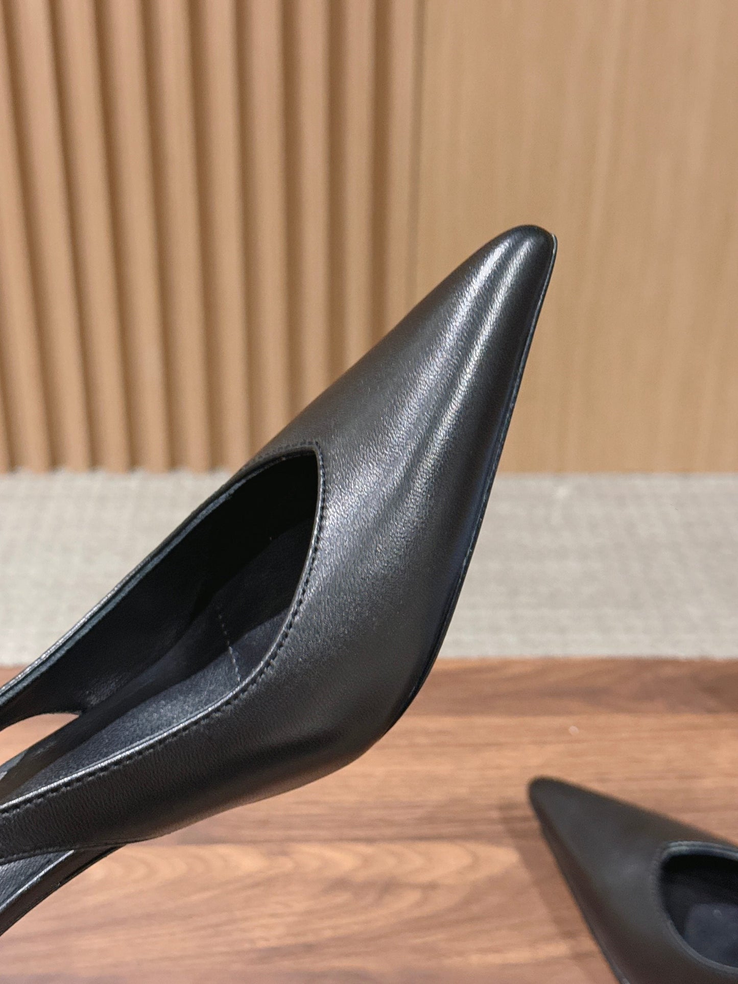 Туфлі-слінгбеки PRADA 26S З ЧОРНОЇ ТЕЛЯЧОЇ ШКІРИ
