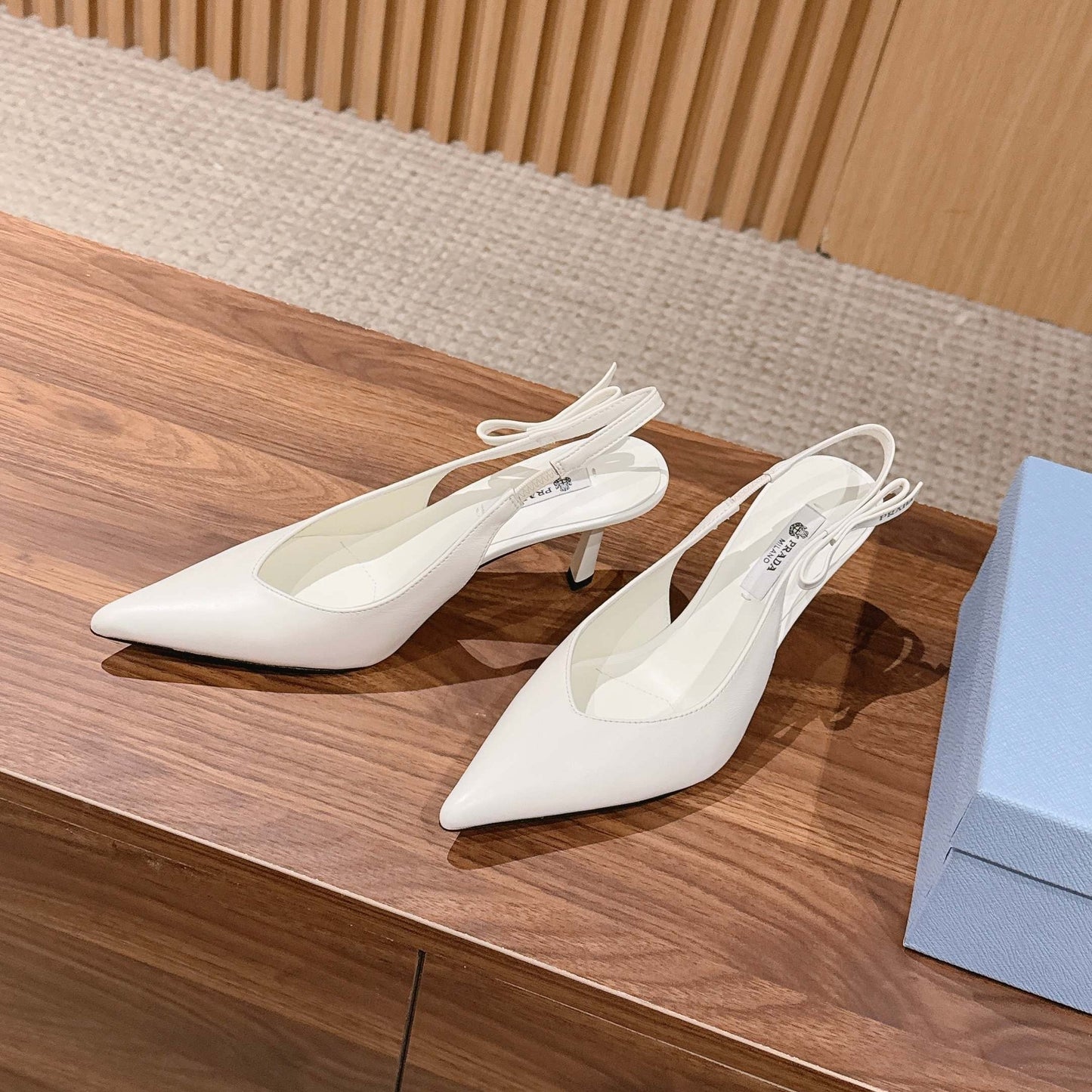 БОСОНІЖКИ PRADA 26S СЛІНГБЕКИ З БІЛОЇ ТЕЛЯЧОЇ ШКІРИ