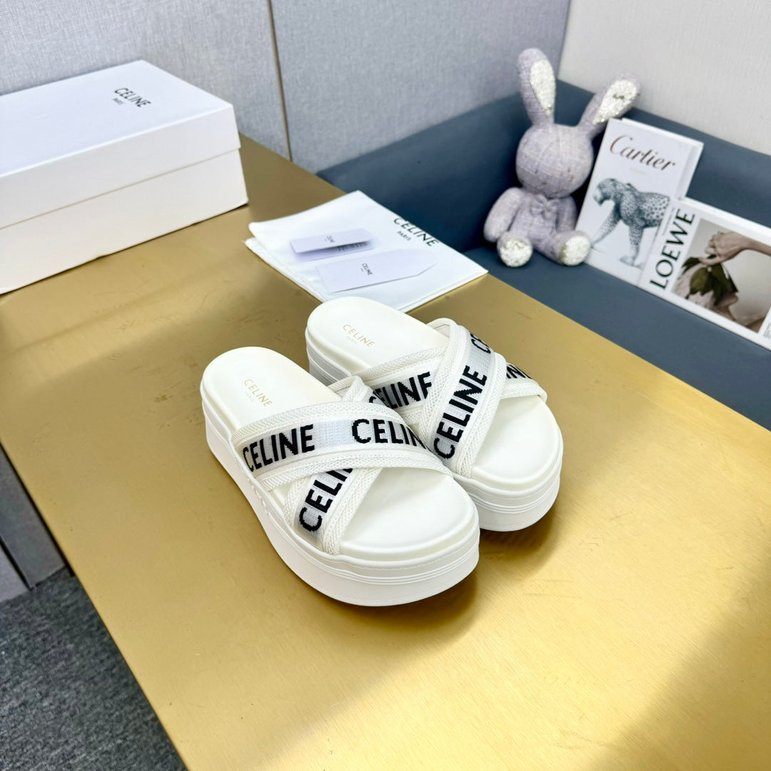 BLOCK SLIDE CROSS-STRAP IN WHITE MESH NYLON AND TEXT WITH JACQUARD - 35