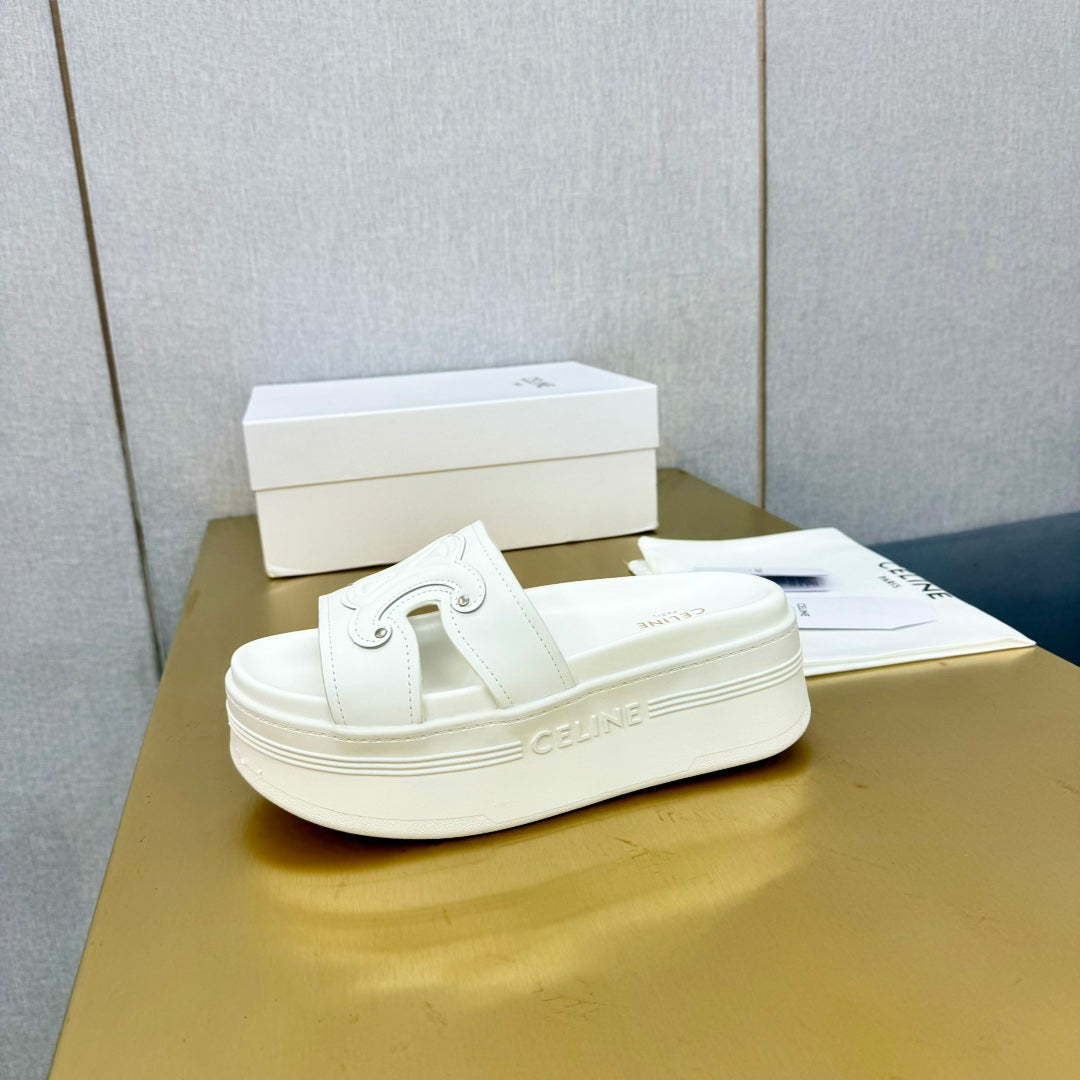 BLOCK SLIDES WITH TRIOMPHE IN WHITE SMOOTH CALFSKIN - 35