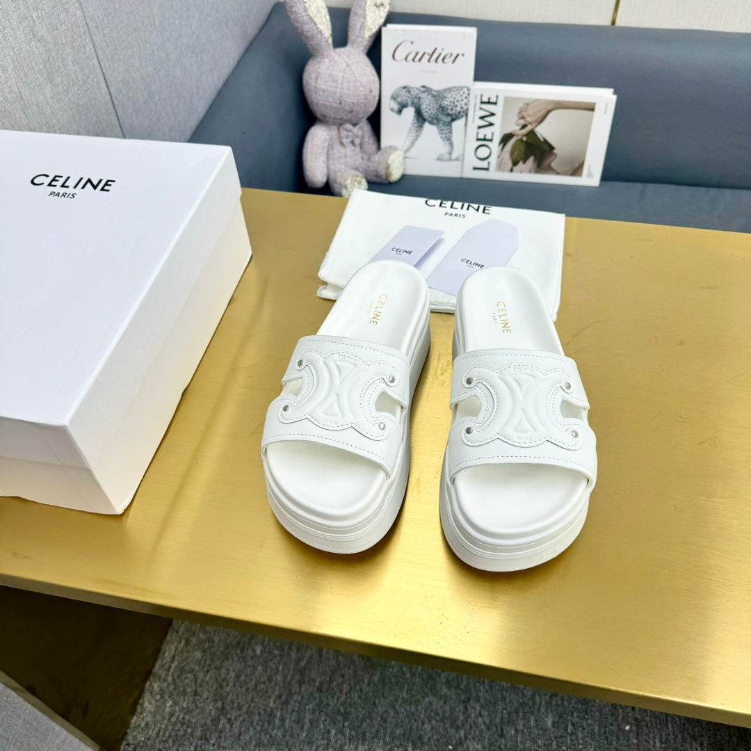 BLOCK SLIDES WITH TRIOMPHE IN WHITE SMOOTH CALFSKIN - 35