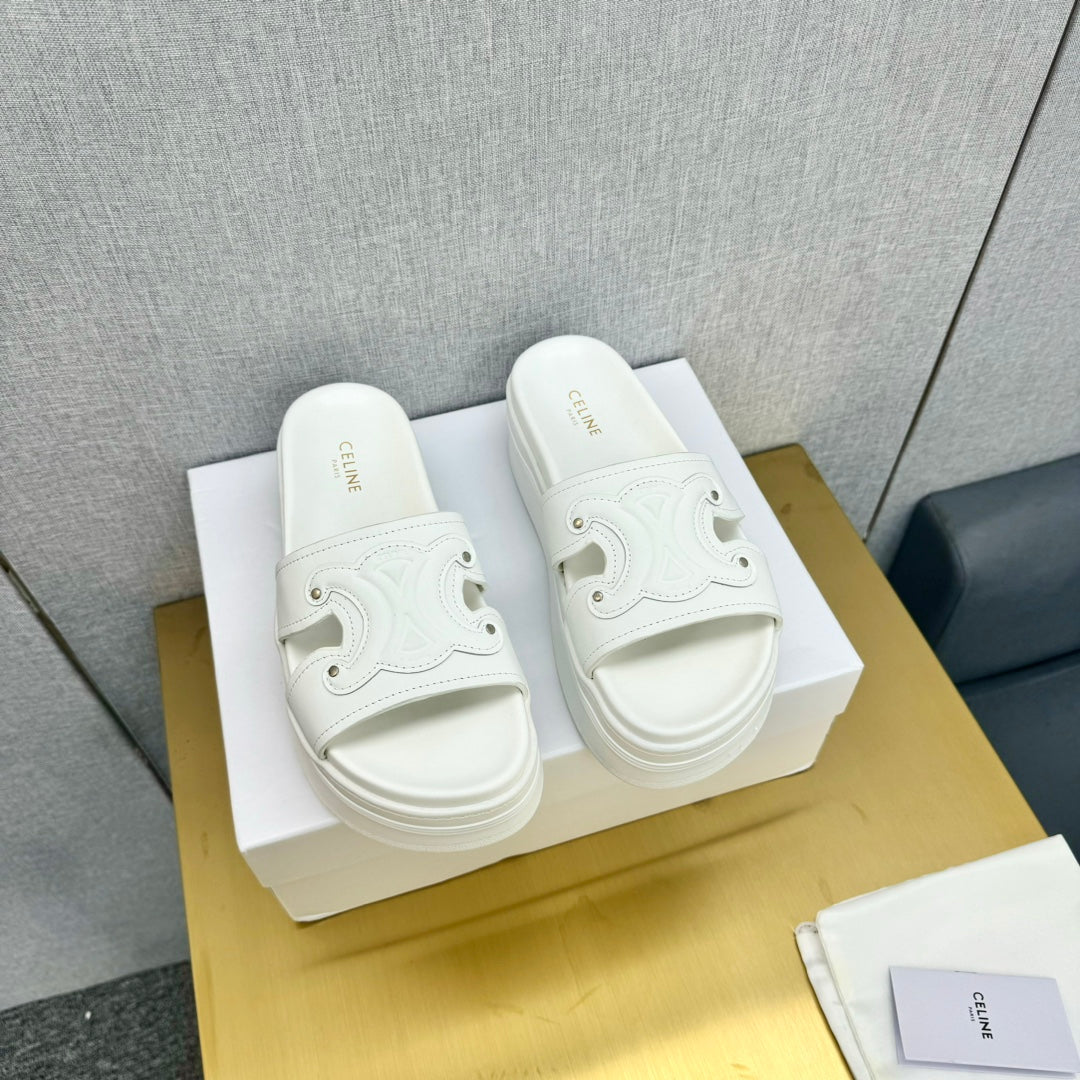 BLOCK SLIDES WITH TRIOMPHE IN WHITE SMOOTH CALFSKIN - 35