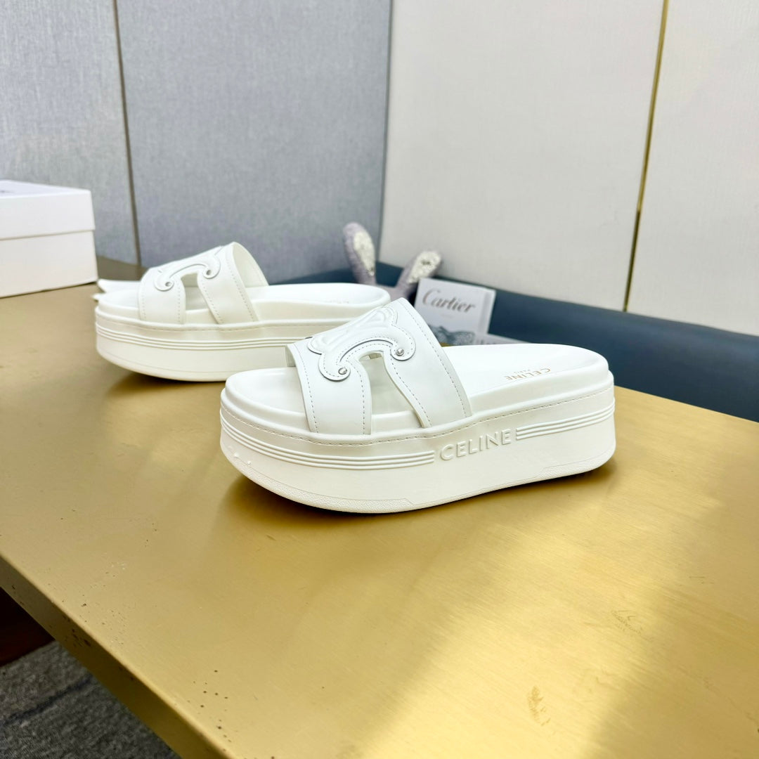 BLOCK SLIDES WITH TRIOMPHE IN WHITE SMOOTH CALFSKIN - 35