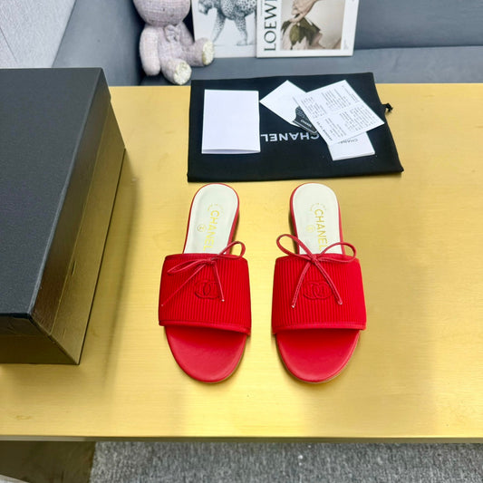 BOW SLIPPERS IN CANDY RED LAMBSKIN - 35