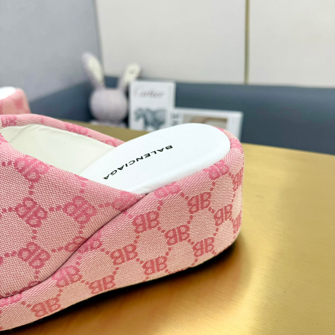 WEDGE SANDALS IN PINK MONOGRAM JACQUARD FABRIC - 35