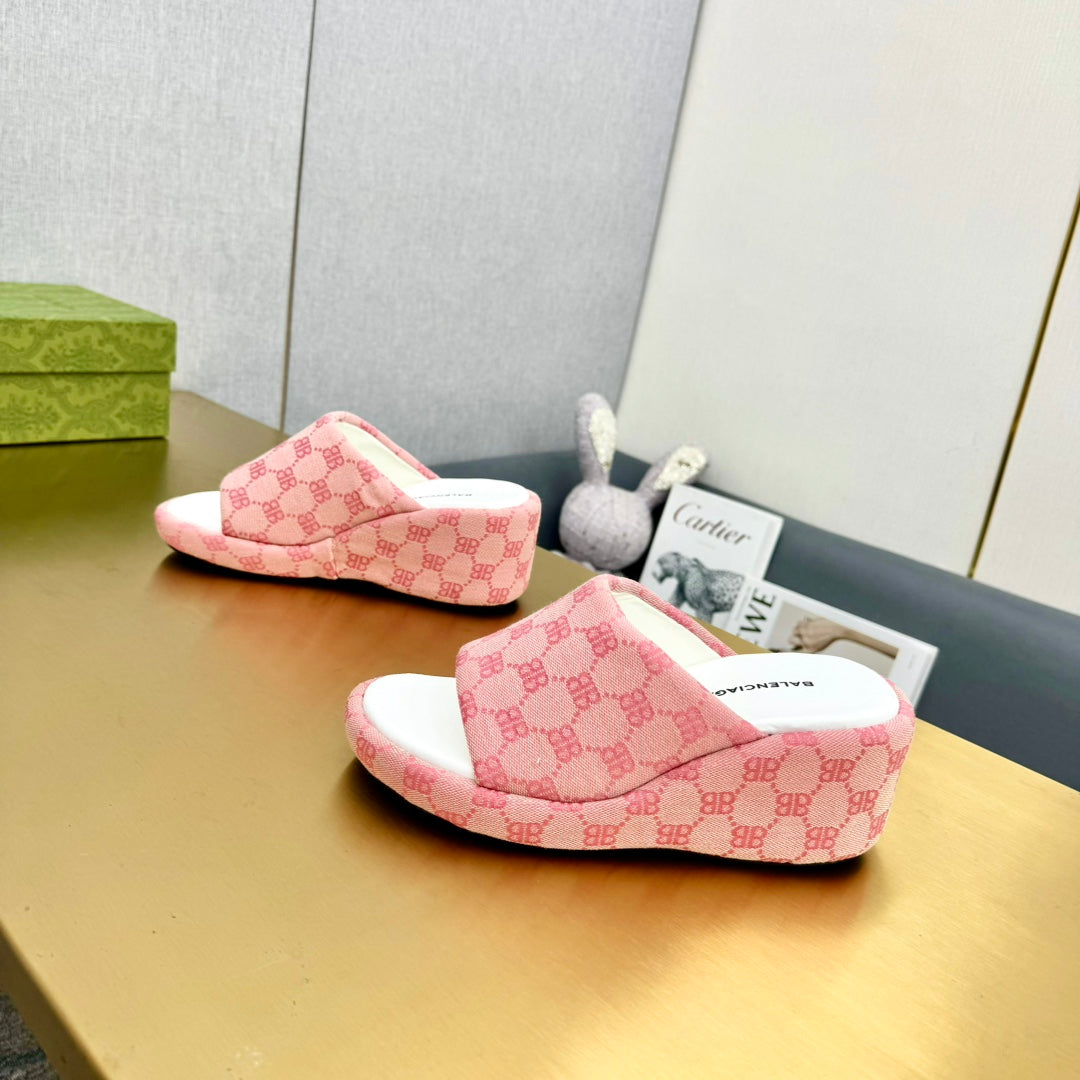 WEDGE SANDALS IN PINK MONOGRAM JACQUARD FABRIC - 35