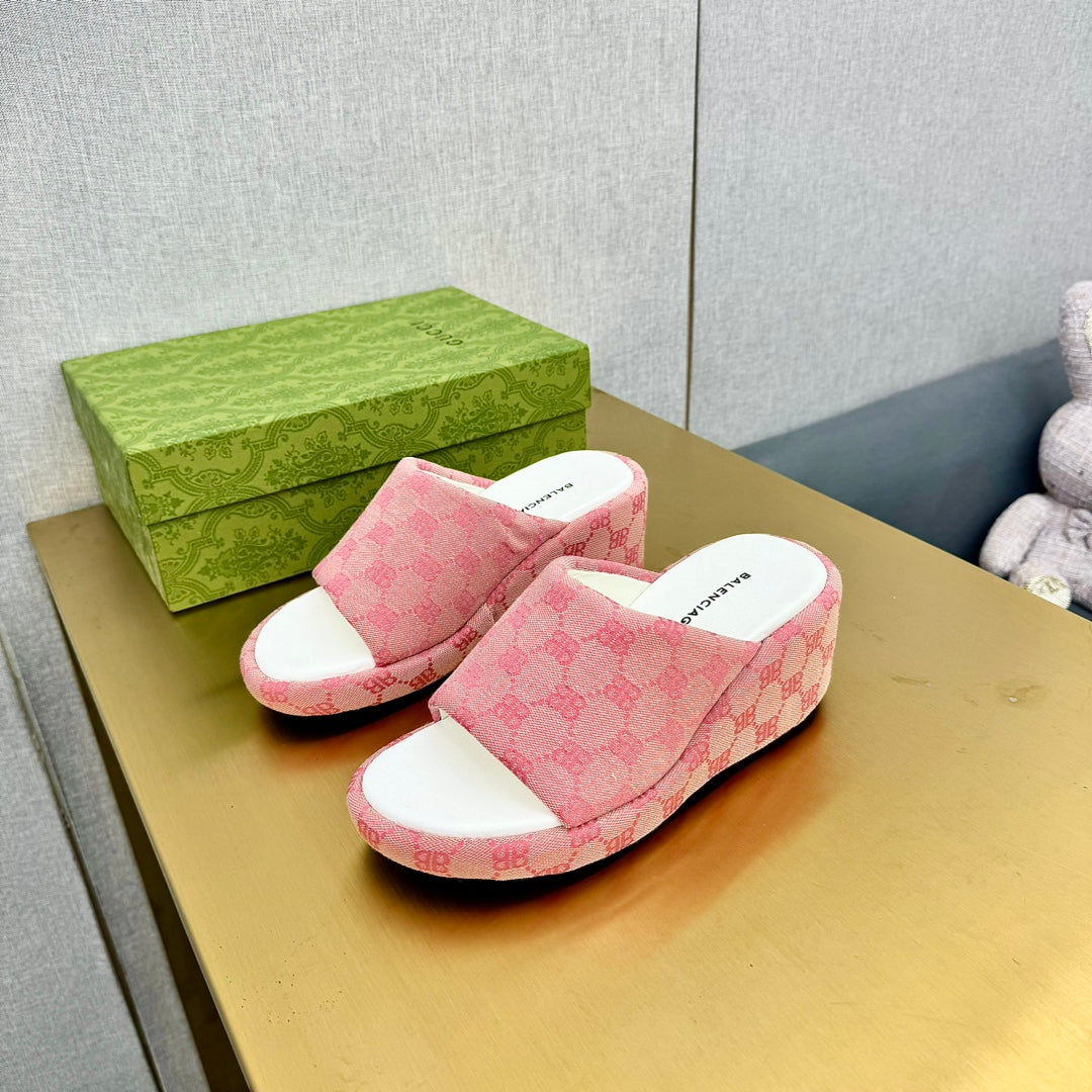 WEDGE SANDALS IN PINK MONOGRAM JACQUARD FABRIC - 35