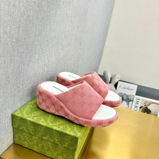 WEDGE SANDALS IN PINK MONOGRAM JACQUARD FABRIC - 35
