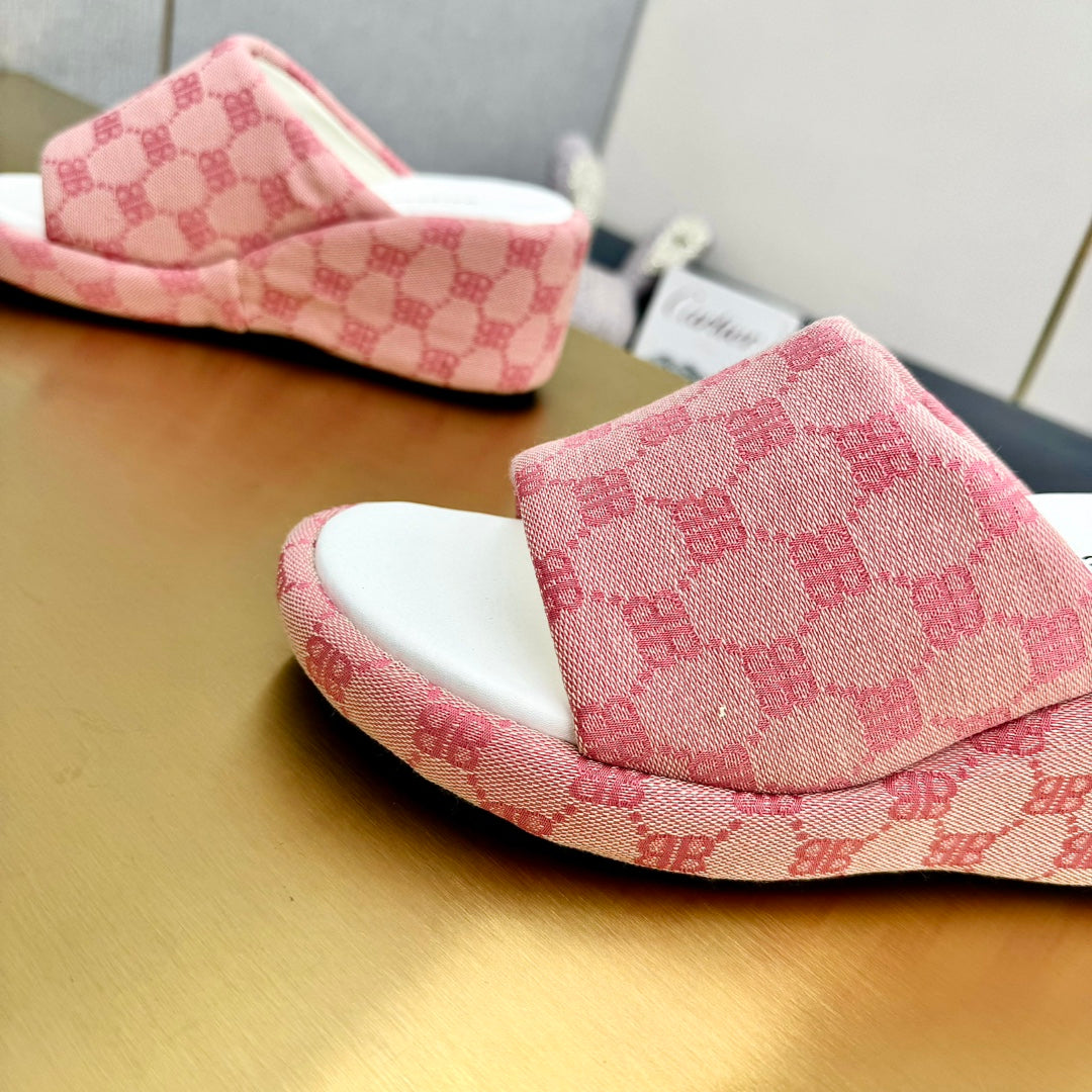 WEDGE SANDALS IN PINK MONOGRAM JACQUARD FABRIC - 35