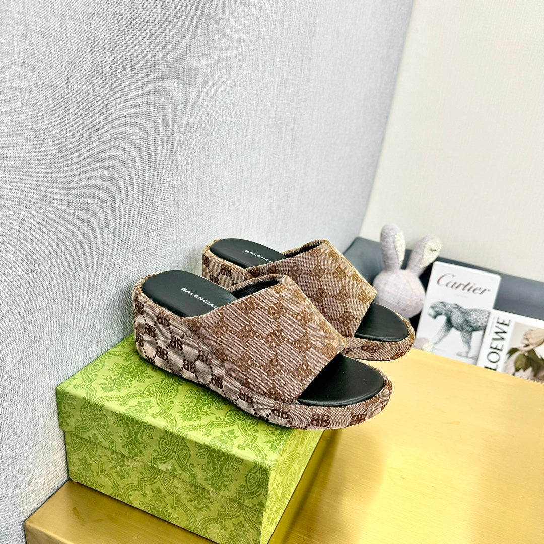 WEDGE SANDALS IN LIGHT BROWN MONOGRAM JACQUARD FABRIC - 35