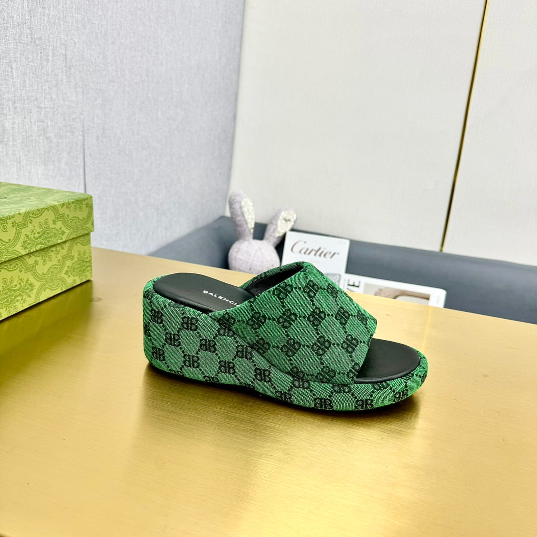 WEDGE SANDALS IN GREEN MONOGRAM JACQUARD FABRIC - 35