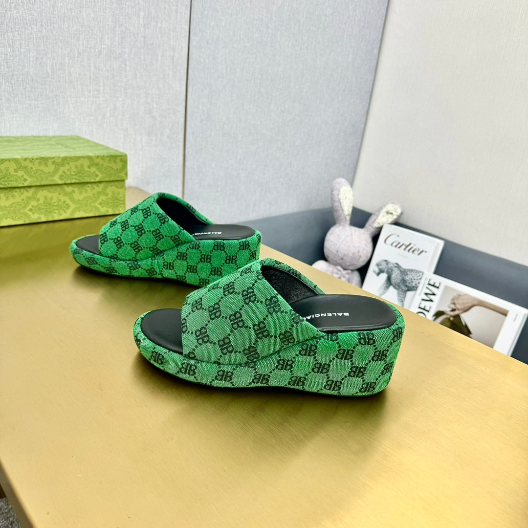 WEDGE SANDALS IN GREEN MONOGRAM JACQUARD FABRIC - 35