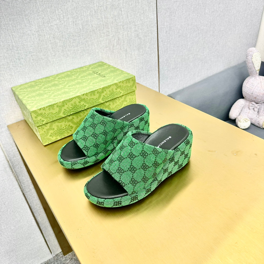 WEDGE SANDALS IN GREEN MONOGRAM JACQUARD FABRIC - 35