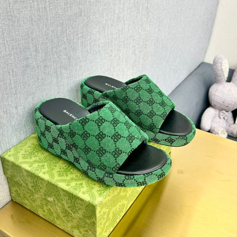 WEDGE SANDALS IN GREEN MONOGRAM JACQUARD FABRIC - 35