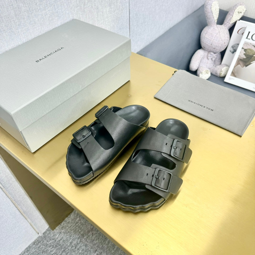 BIRKENSTOCK SLIPPERS IN BLACK CALFSKIN - 35
