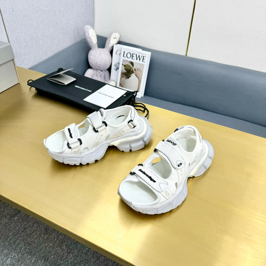 3XL SPORTY SANDALS IN WHITE POLYURETHANE, POLYESTER AND TPU - 35