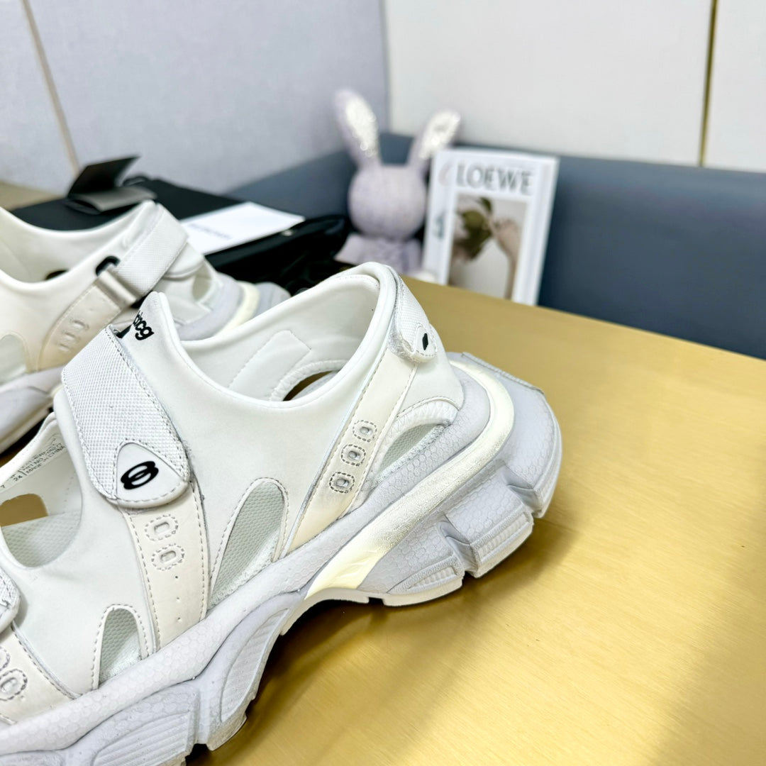 3XL SPORTY SANDALS IN WHITE POLYURETHANE, POLYESTER AND TPU - 35