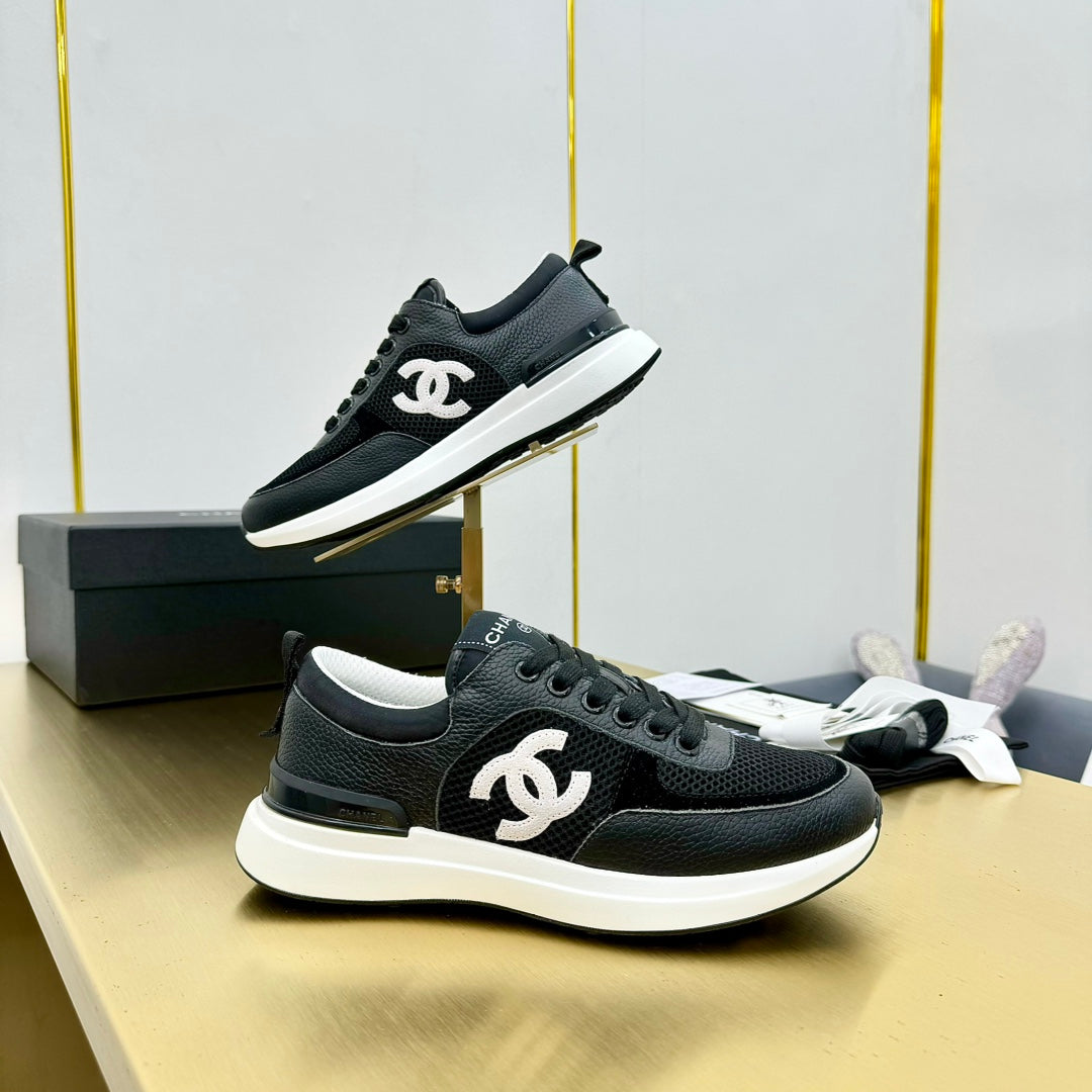 CLASSIC TRAINER IN BLACK MERCERIZED VELVET WITH WHITE LOGO - 35