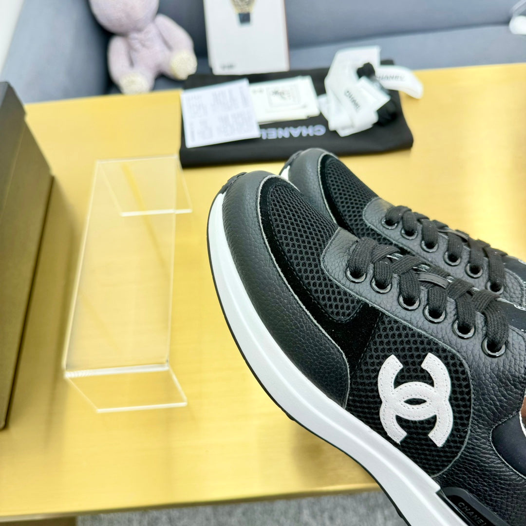 CLASSIC TRAINER IN BLACK MERCERIZED VELVET WITH WHITE LOGO - 35