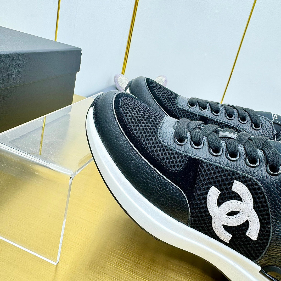 CLASSIC TRAINER IN BLACK MERCERIZED VELVET WITH WHITE LOGO - 35