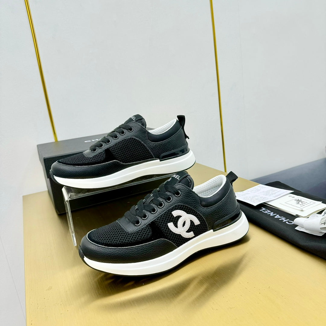 CLASSIC TRAINER IN BLACK MERCERIZED VELVET WITH WHITE LOGO - 35