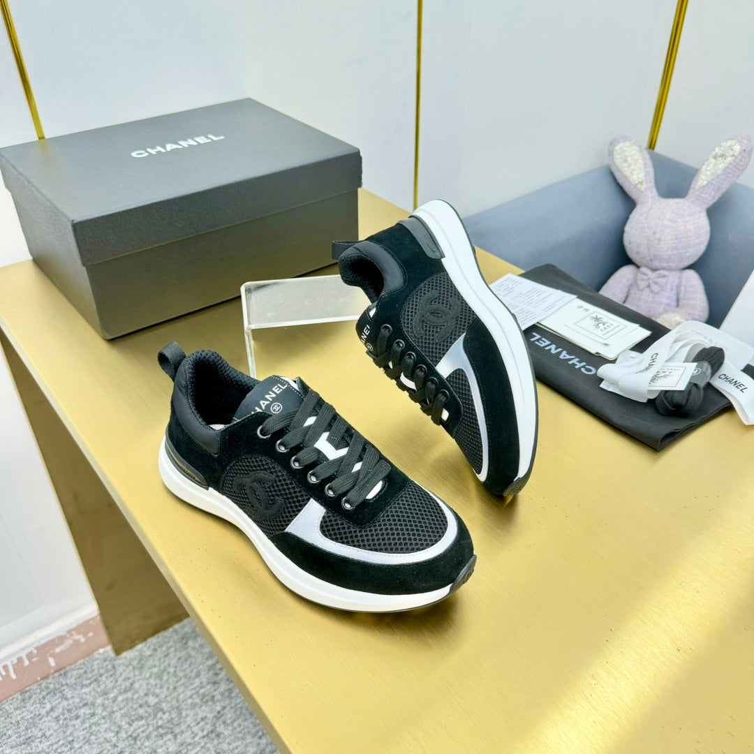 CLASSIC TRAINER IN BLACK MERCERIZED VELVET - 35