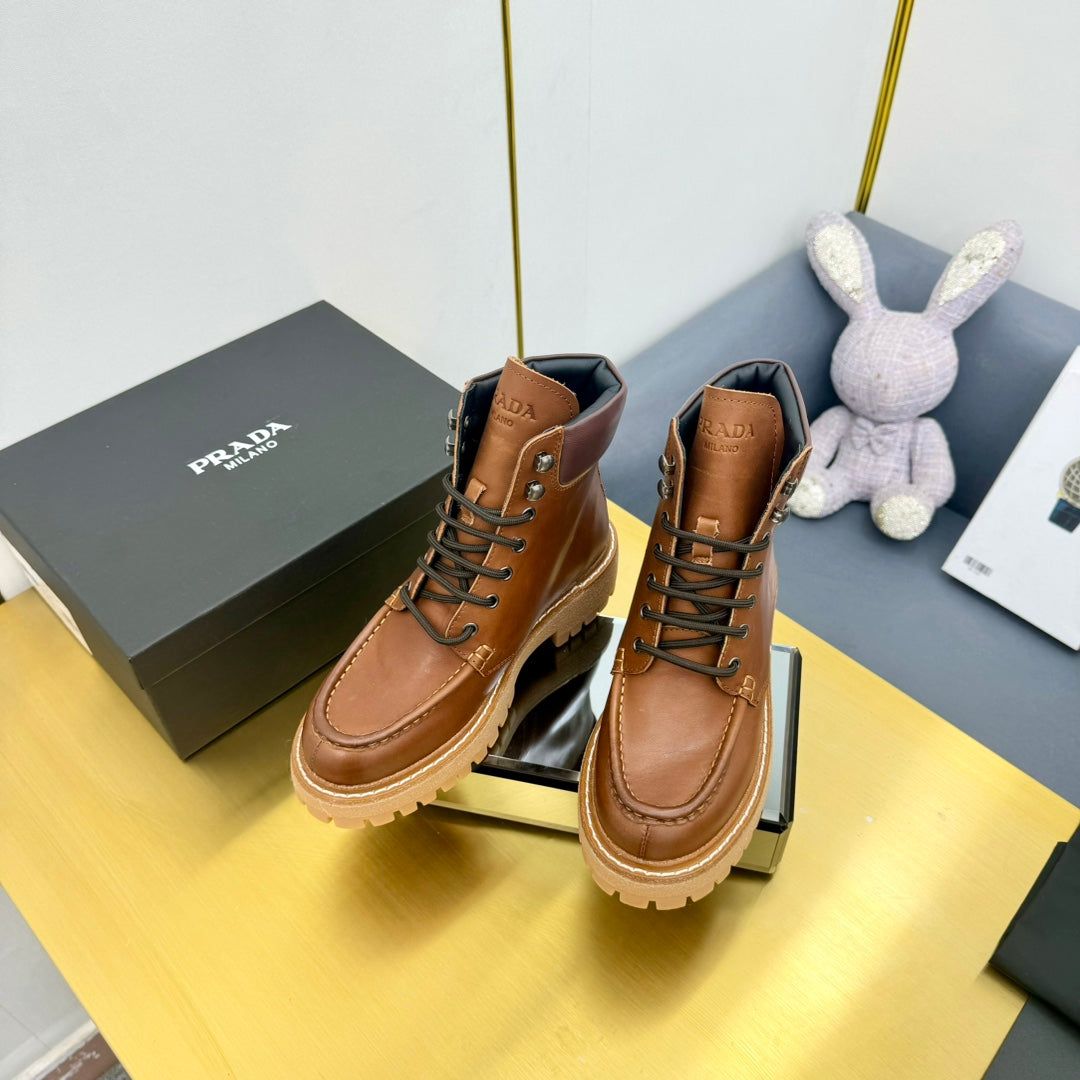 LACE-UP ANKLE BOOTS IN COGNAC CALFSKIN - 35