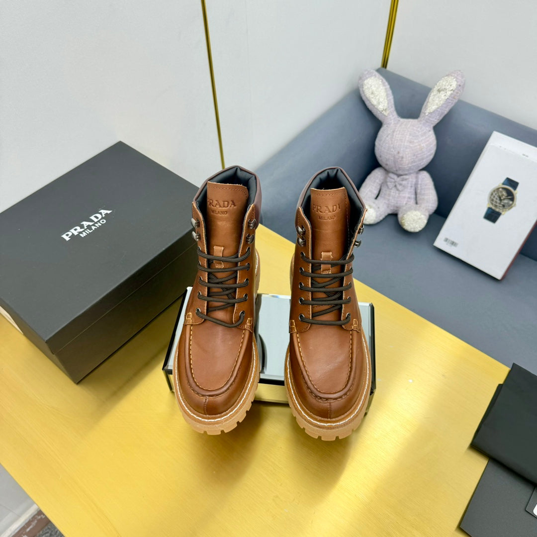 LACE-UP ANKLE BOOTS IN COGNAC CALFSKIN - 35