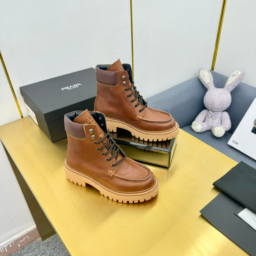 LACE-UP ANKLE BOOTS IN COGNAC CALFSKIN - 35