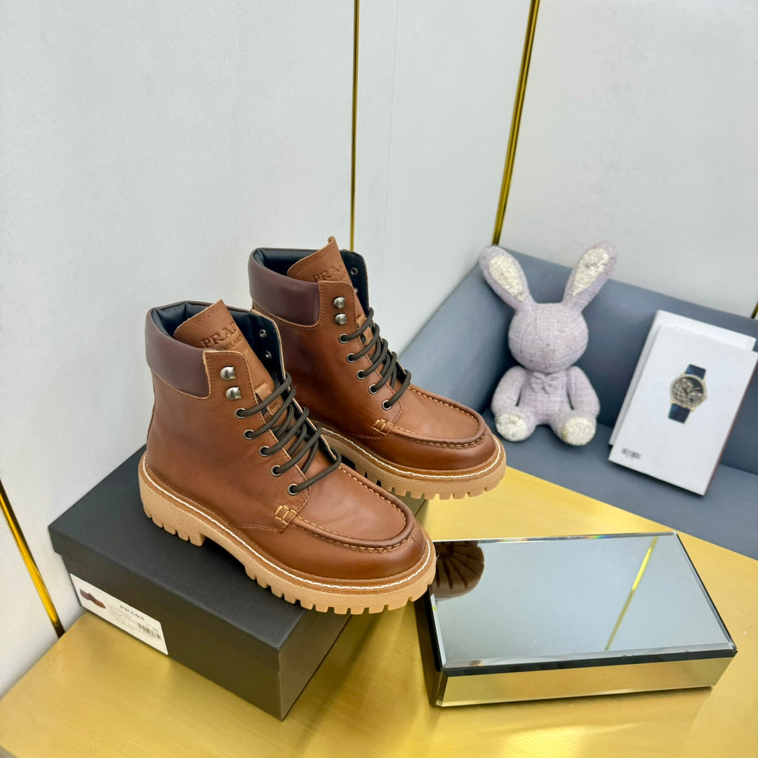 LACE-UP ANKLE BOOTS IN COGNAC CALFSKIN - 35