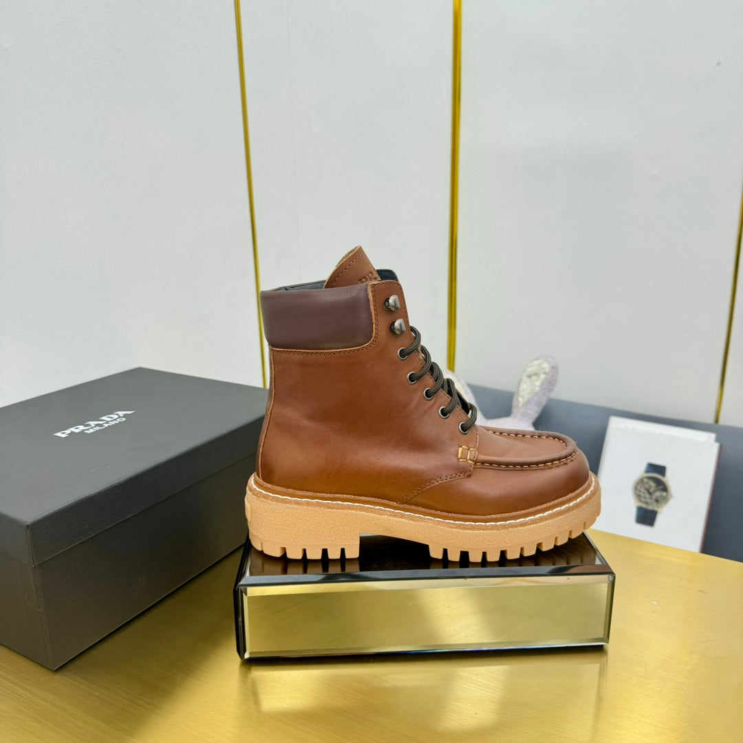LACE-UP ANKLE BOOTS IN COGNAC CALFSKIN - 35