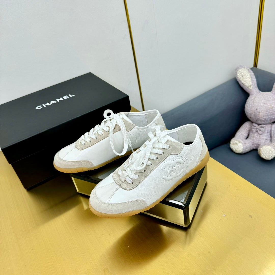 CC SNEAKER IN WHITE CALFSKIN AND SUEDE - 35