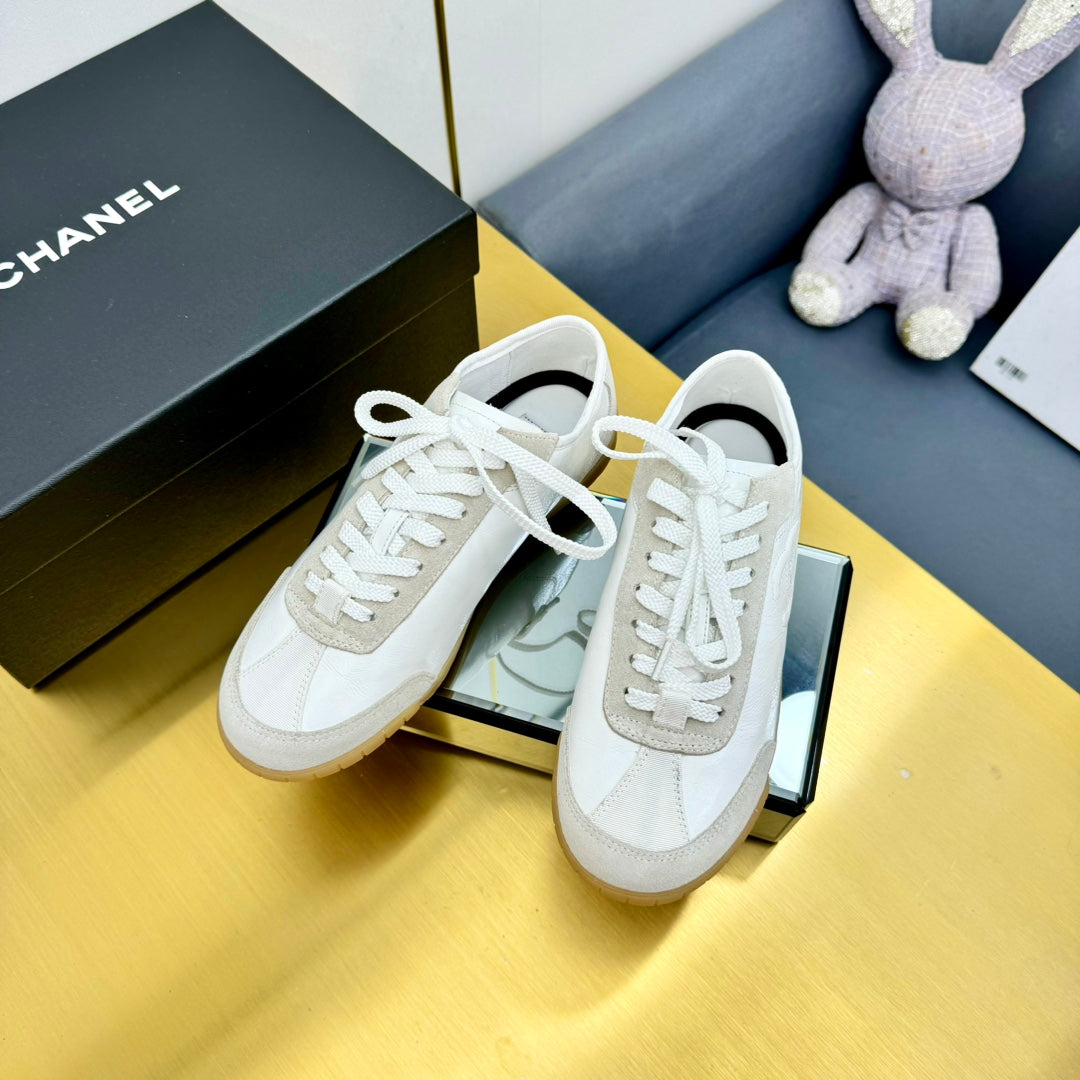 CC SNEAKER IN WHITE CALFSKIN AND SUEDE - 35