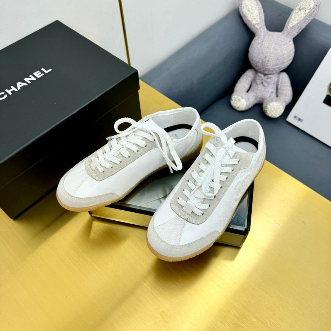 CC SNEAKER IN WHITE CALFSKIN AND SUEDE - 35