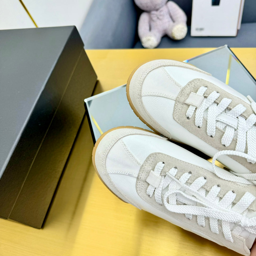 CC SNEAKER IN WHITE CALFSKIN AND SUEDE - 35
