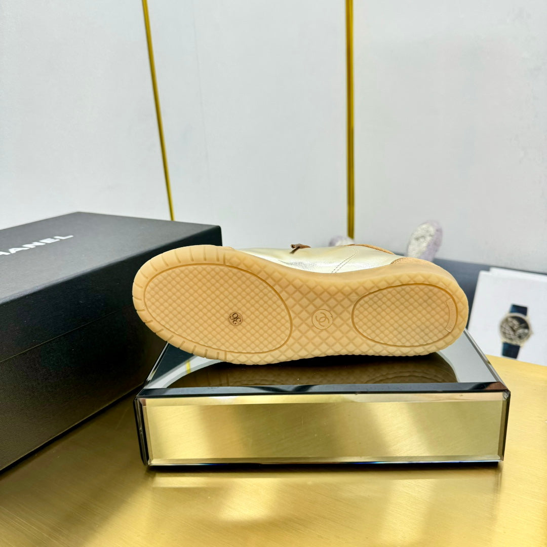 CC SNEAKER IN GOLD CALFSKIN AND SUEDE - 35