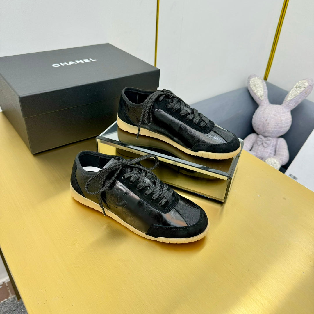 CC SNEAKER IN BLACK CALFSKIN AND SUEDE - 35