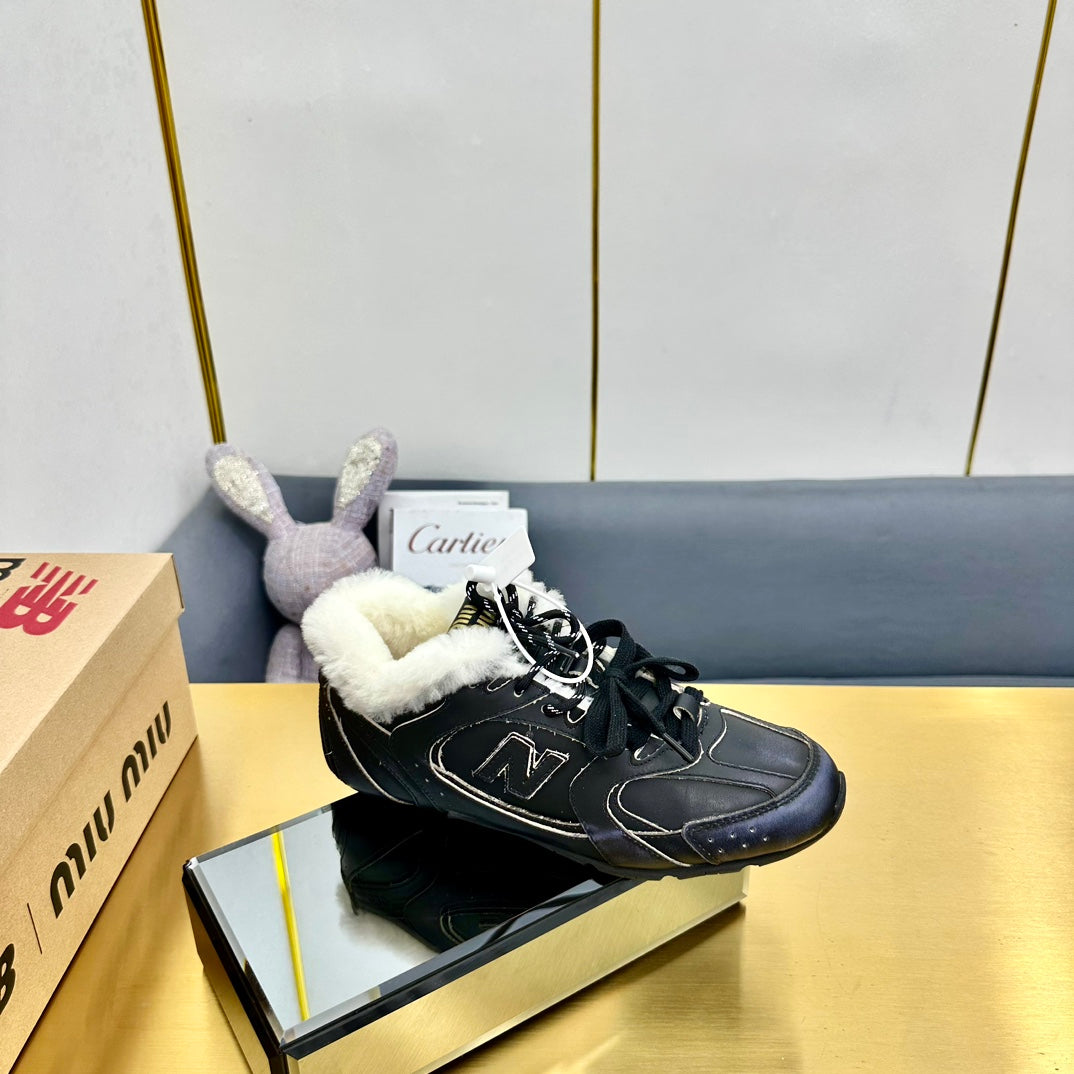 MIUXNB 530 SNEAKERS IN BLACK CALFSKIN SHEARLING - 35
