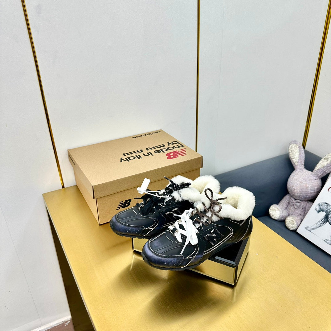 MIUXNB 530 SNEAKERS IN BLACK CALFSKIN SHEARLING - 35