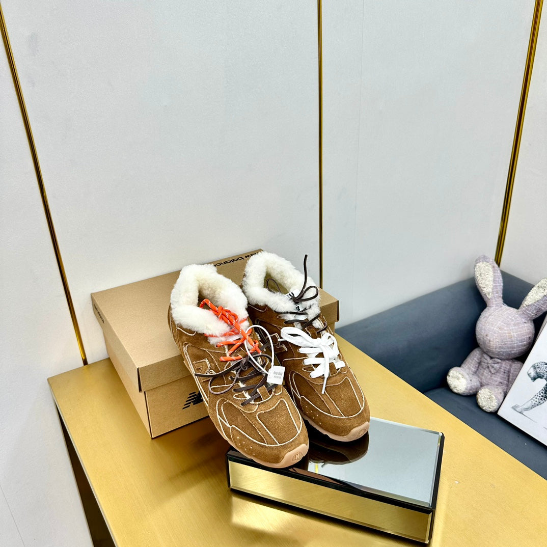 MIUXNB 530 SNEAKERS IN BROWN SUEDE SHEARLING - 35