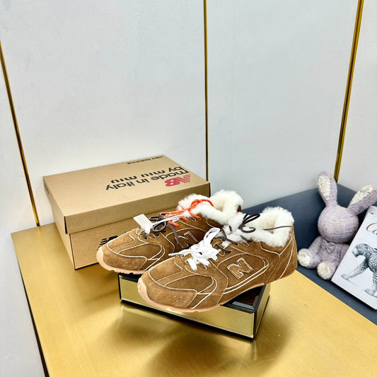 MIUXNB 530 SNEAKERS IN BROWN SUEDE SHEARLING - 35